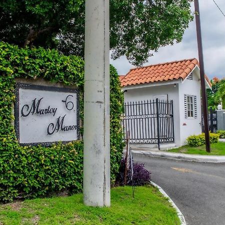 Finest Accommodation Marley Manor Apt # 513 Ground Floor 6 Marley Rd Kgn 6 Kingston Eksteriør bilde