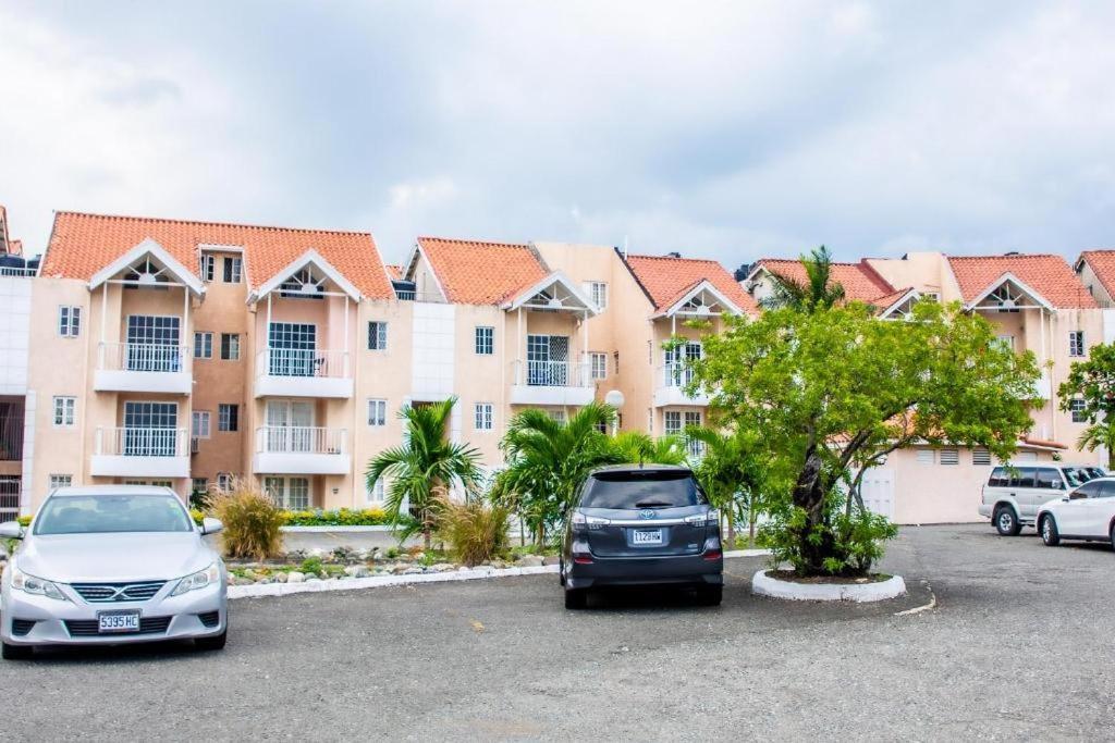 Finest Accommodation Marley Manor Apt # 513 Ground Floor 6 Marley Rd Kgn 6 Kingston Eksteriør bilde